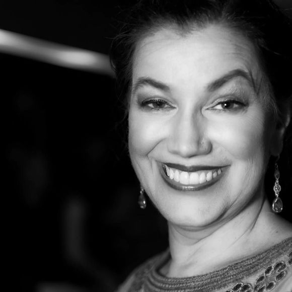 Meet your Posher, Laura - Picture 1 of 1